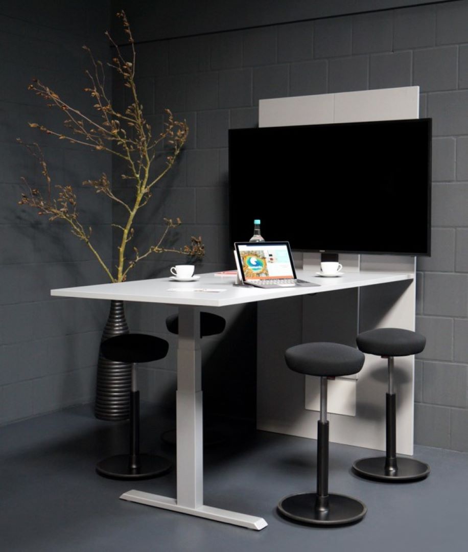 ABVERKAUF aus Ausstellung Meeting  Motortisch Hausmarke, da nicht mehr lieferbar