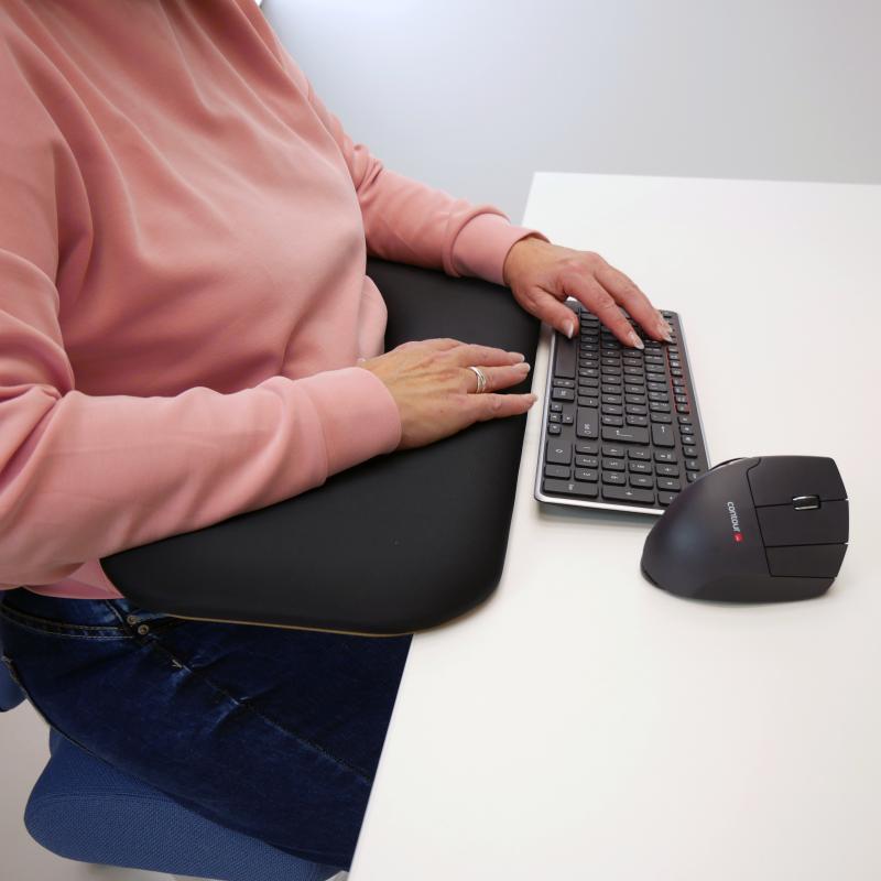 API-Test Tischlehne, Symmetrisch weit 1