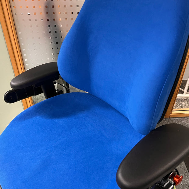 VELA Tango 700E Gesundheitsstuhl mit Motor - Sonderangebot aus Rückkauf