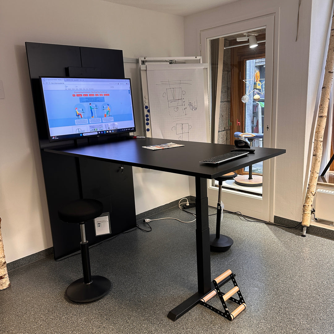 ABVERKAUF aus Ausstellung Meeting  Motortisch Hausmarke, da nicht mehr lieferbar