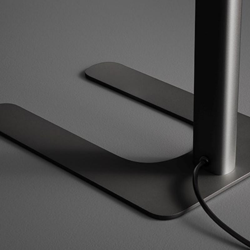 API-Test Luxo lineare Stehleuchten ALIGN-F 2 Desk Corner