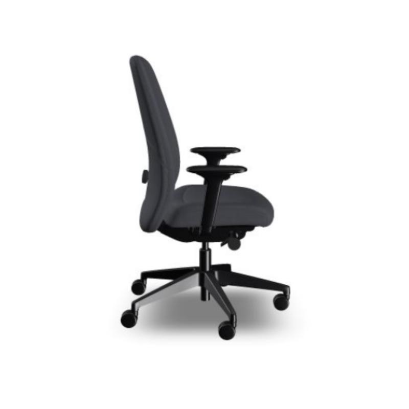 API-Test Drehstuhl mittelhoch mit Polster HEJis3