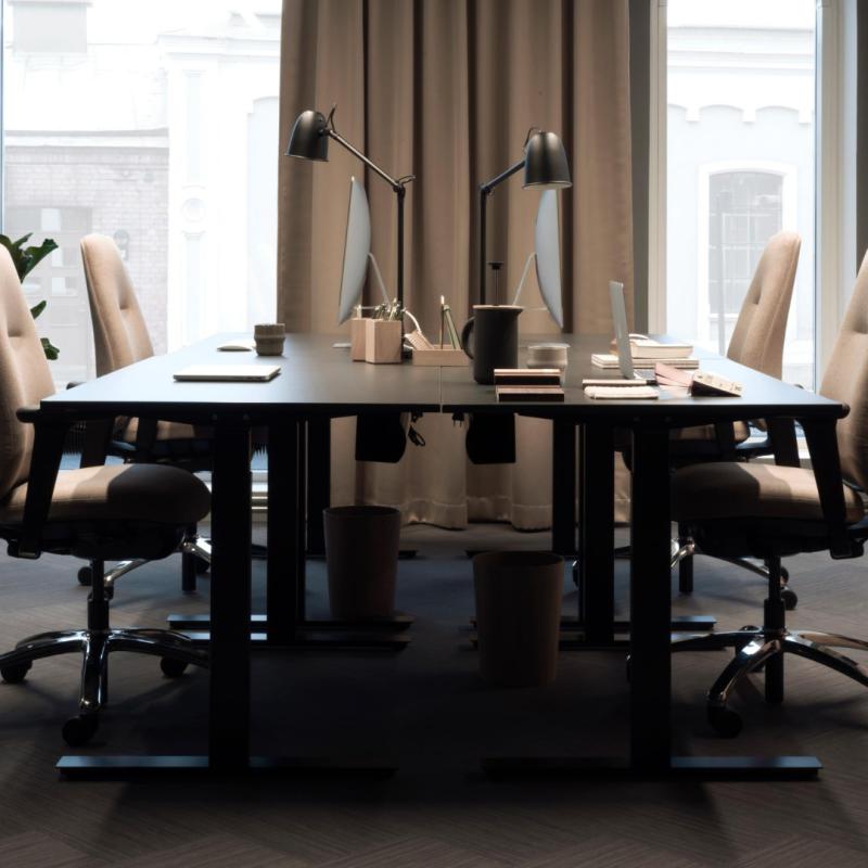 API-Test RH New Logic 220 schwarz