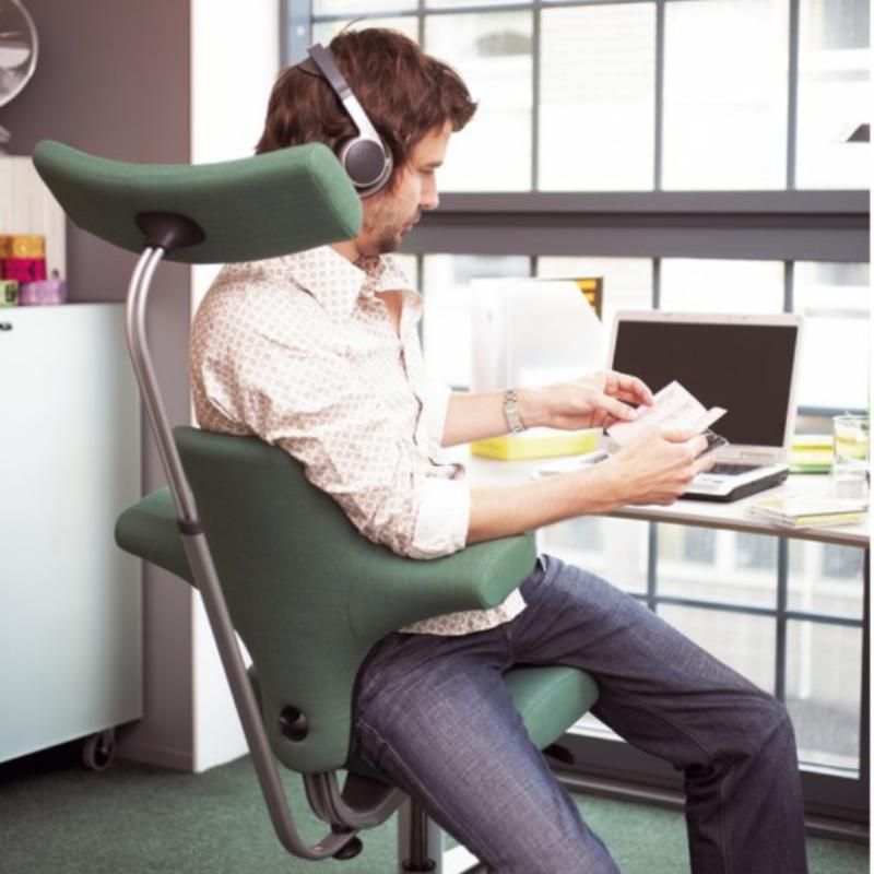 API-Test HAG Capisco 8107 mit Kopfstütze