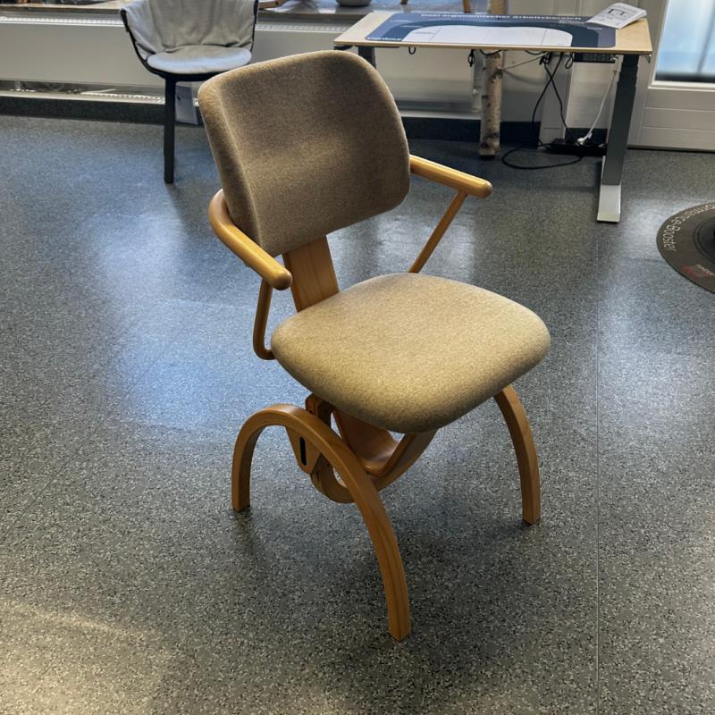 API-Test Moizi 11 -  niedrige Rückenlehne mit Armlehnen - Einzelstück