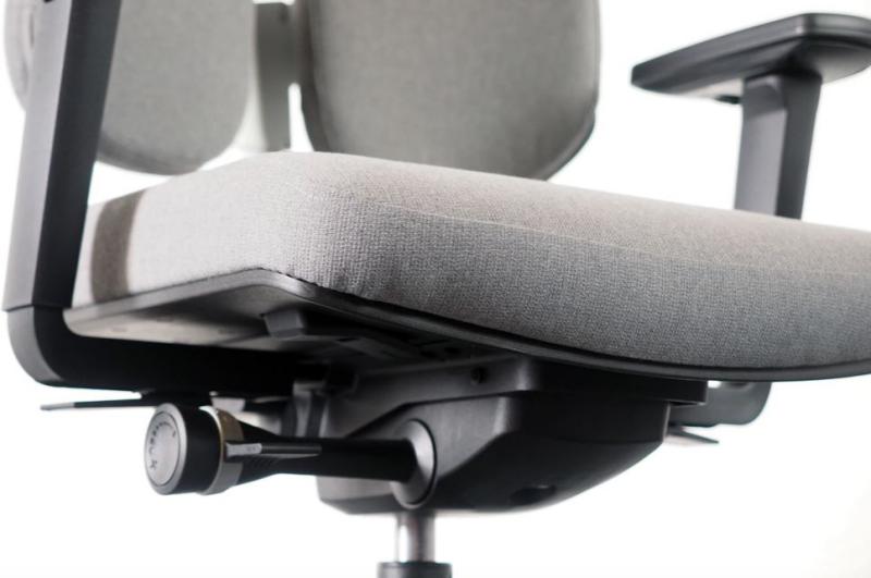 API-Test Wupperchair Bürostuhl Muvback - mit geteilter Rückenlehne