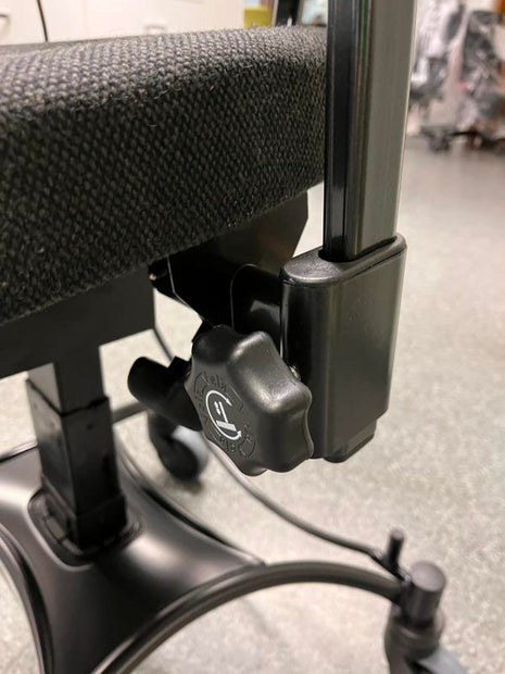 API-Test VELA Tango 100EF Gesundheitsstuhl mit elektrischer Höhenverstellung 