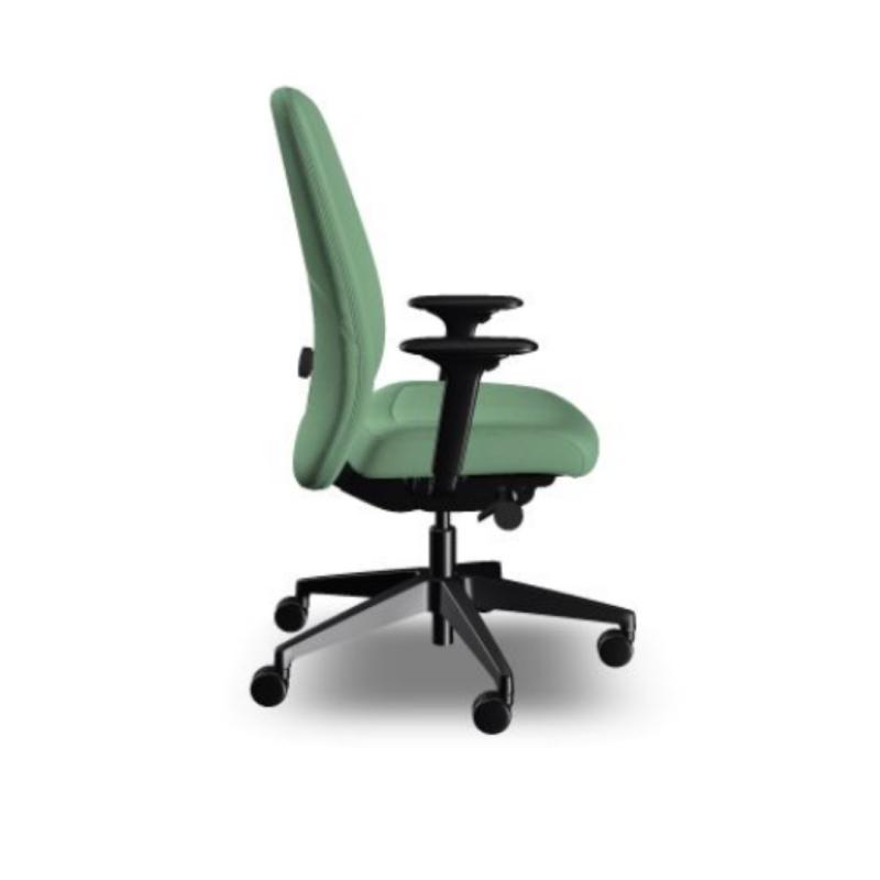 API-Test Drehstuhl mittelhoch mit Polster HEJis3