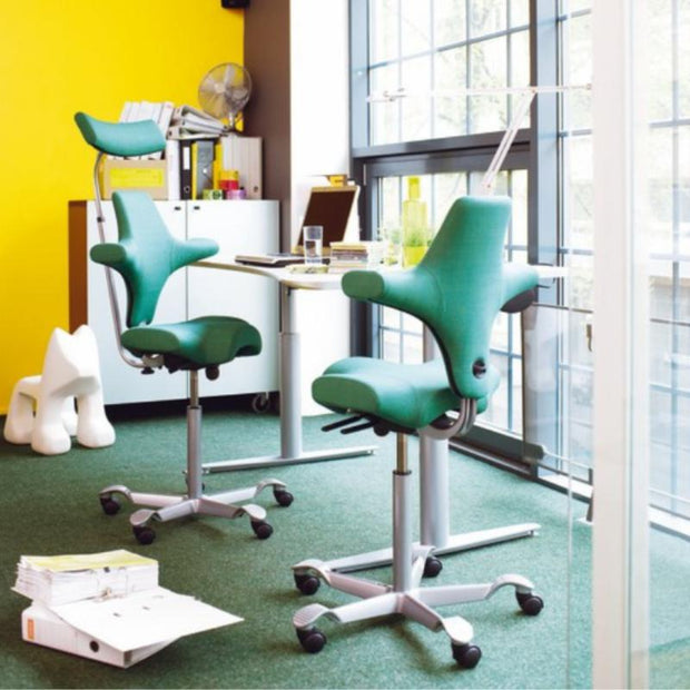 API-Test HAG Capisco 8107 mit Kopfstütze