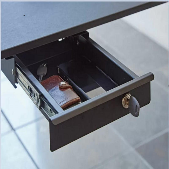 Schublade mit Schloss