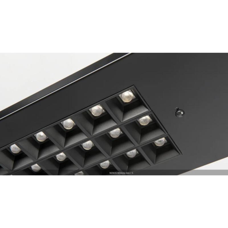 API-Test Design-LED-Stehleuchte Attenzia neo