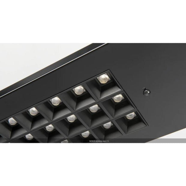 API-Test Design-LED-Stehleuchte Attenzia neo