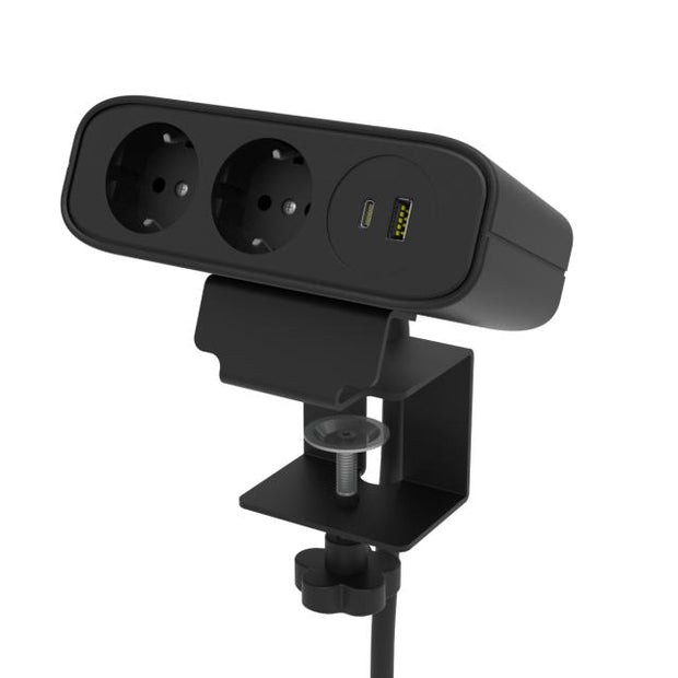 API-Test Tischsteckdose mit USB 1