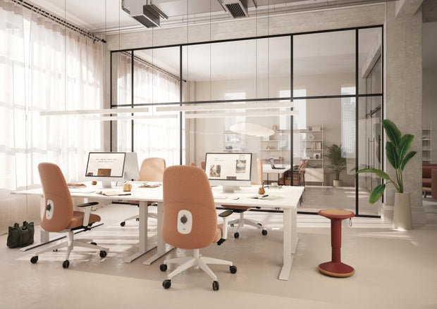 API-Test Drehstuhl mittelhoch mit Polster HEJis3