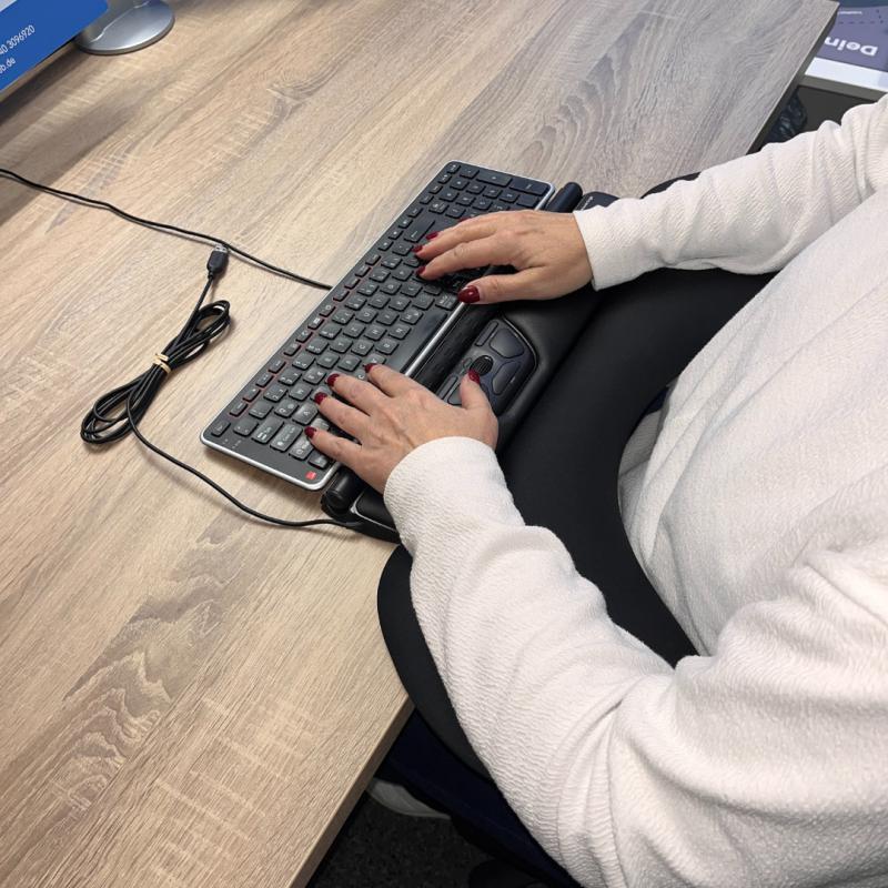 API-Test 3er Set RollerMouse black + Tastatur Balance + Tischlehne