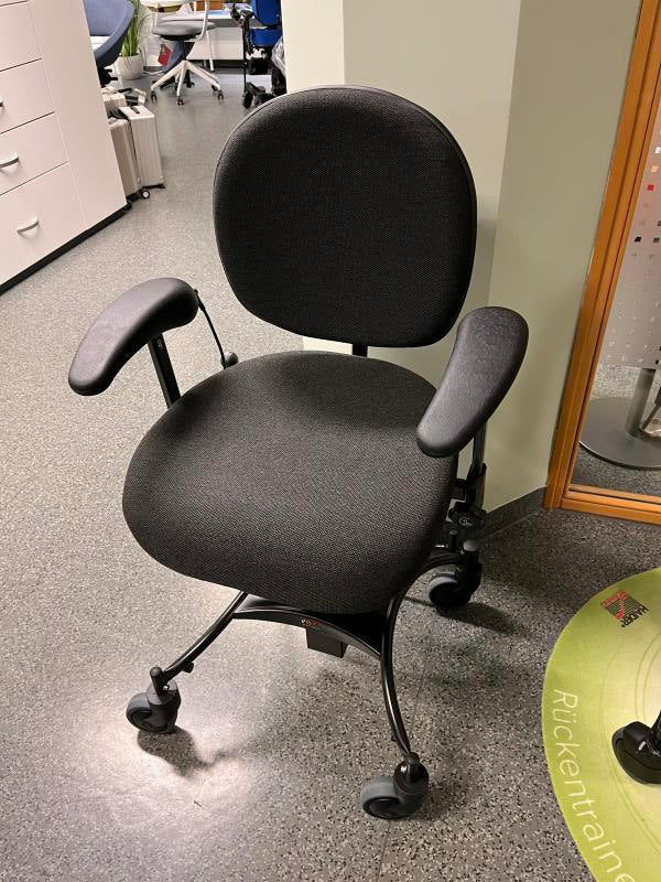 API-Test VELA Tango 100EF Gesundheitsstuhl mit elektrischer Höhenverstellung 