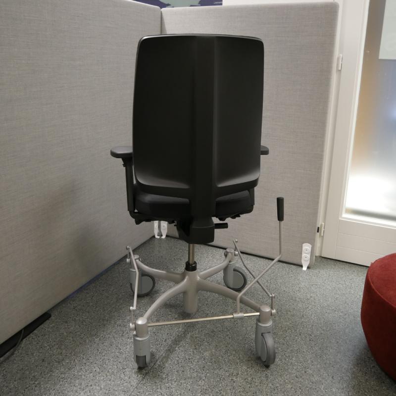 API-Test Trippel-Untergestell mit Handbremse 